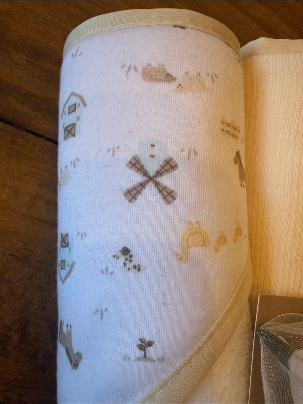 chick pea Cream Baby Bath Set with Neutral Animal Toys - Picture 2 of 4